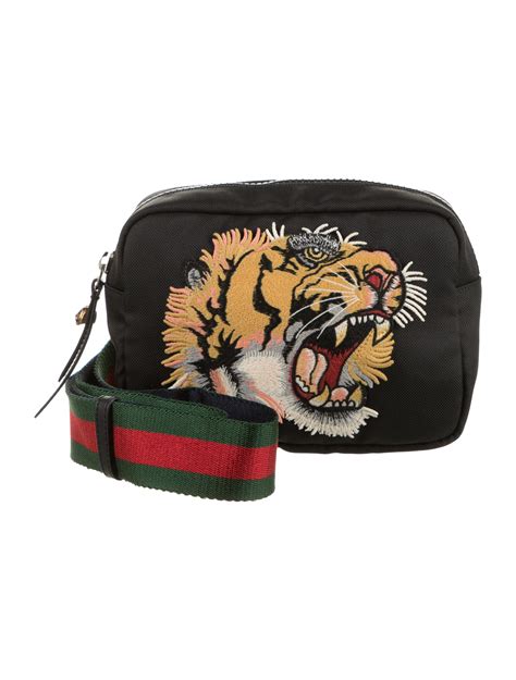 gucci pouch tiger print